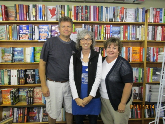 Two more blog fans I missed seeing this summer - Tony and Yvonne Pitsch.  They dropped by to see Jill at the Island Bookstore.  